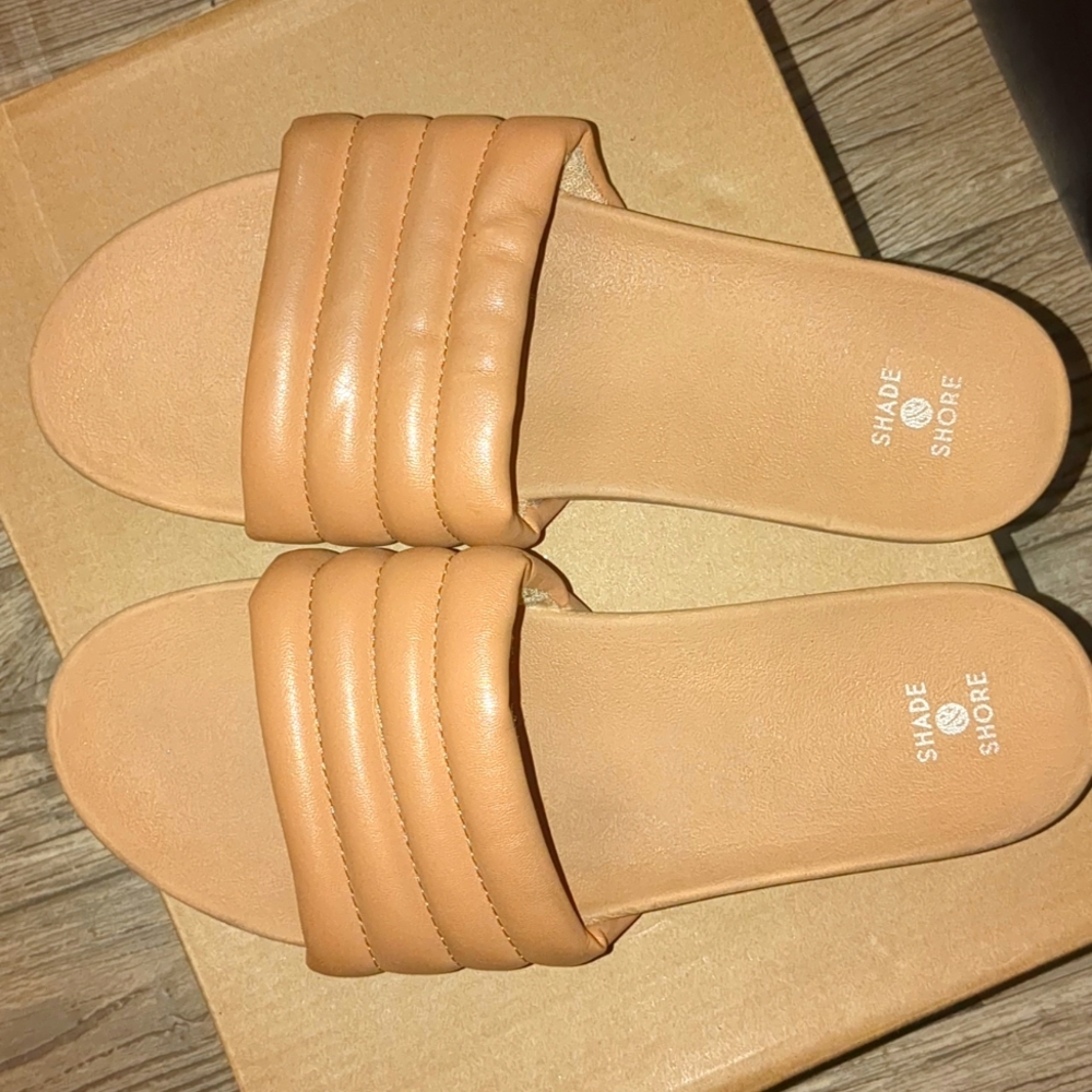 Shade & Shore sandals, 8, tan, vinyl w/rubber sole